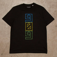 909 Colour Vertical Front Print - Tshirt - Black