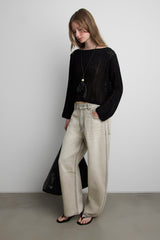 MID-RISE BARREL LEG JEAN IN GREY WASH