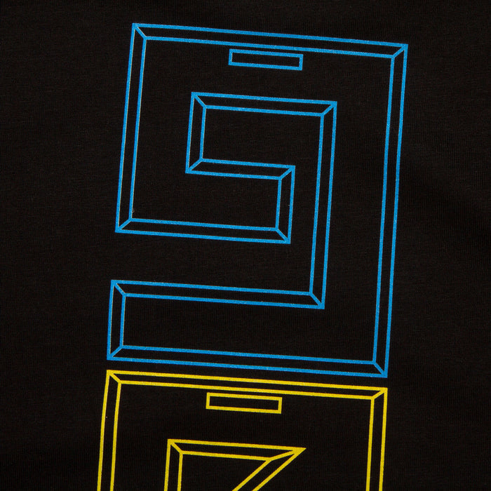 909 Colour Vertical Front Print - Tshirt - Black