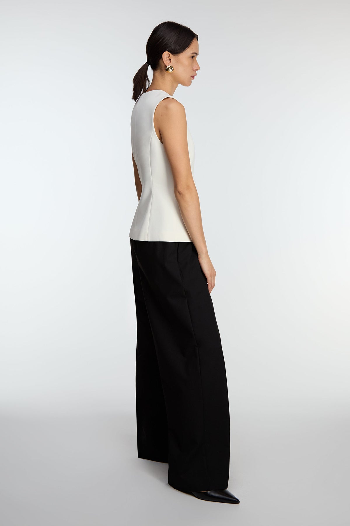 BUTTON FRONT SUITING VEST