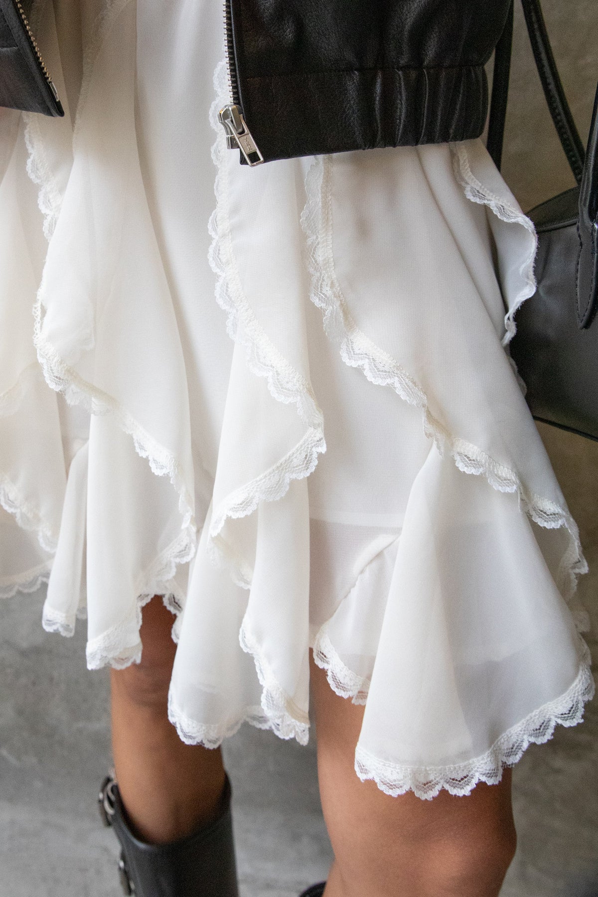 LACE RUFFLE MINI SKIRT